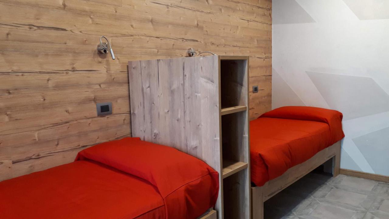 Hotel Bed & Rooms , Corte Rossa -1 Min Walk To Bernina Express Tirano Exterior photo