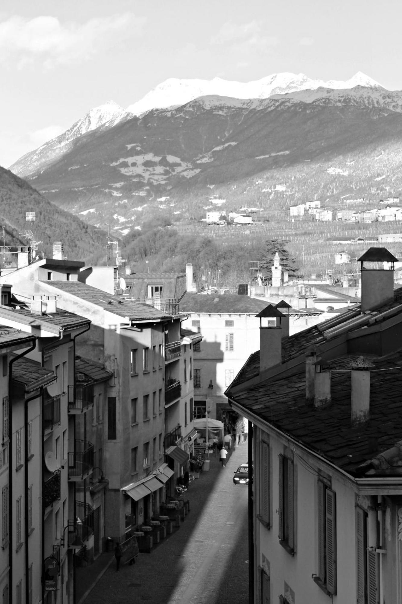 Hotel Bed & Rooms , Corte Rossa -1 Min Walk To Bernina Express Tirano Exterior photo